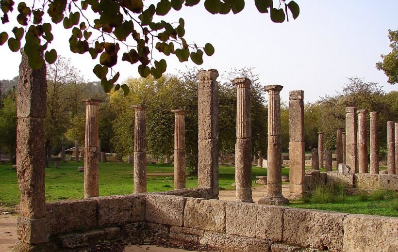 4 Days Classical Greece Tour of Epidaurus, Mycenae, Olympia, Delphi, Meteora Monasteries